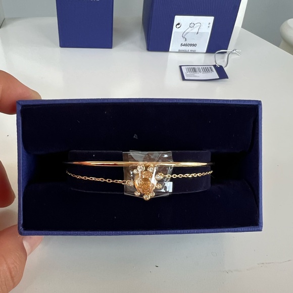 Swarovski Olive Bangle Brand New - Picture 2 of 4